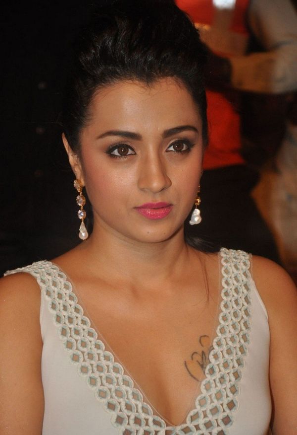 trisha-cinemapettai