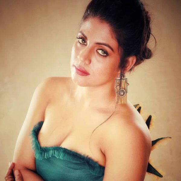 iniya-latest-top-angle-photo