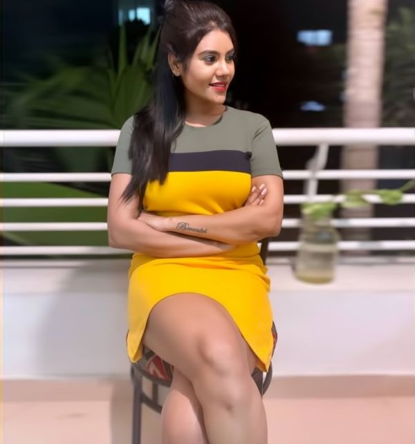 nivisha-cinemapettai-01