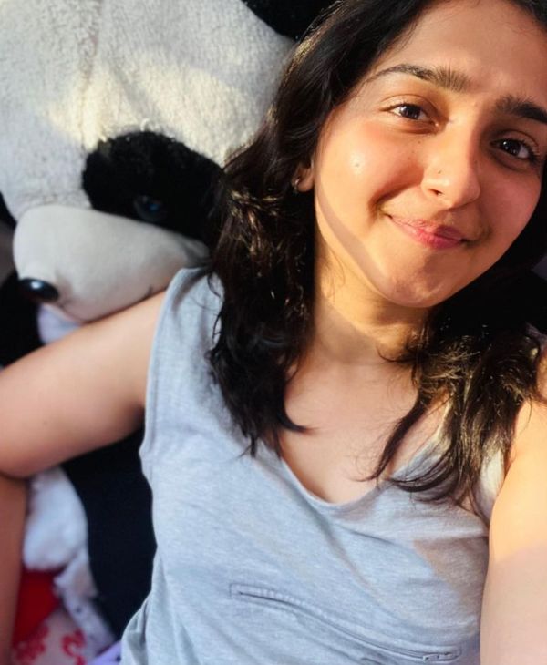 sanusha-cinemapettai