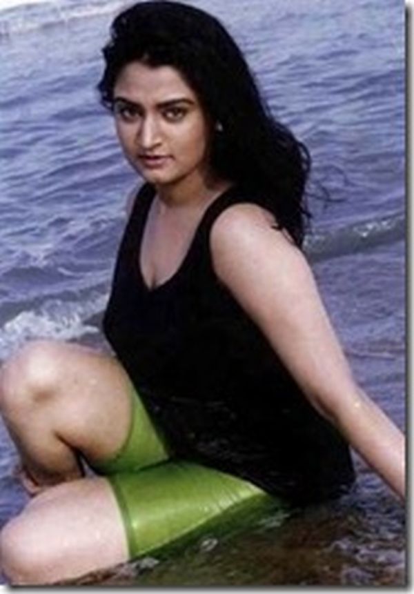Mohini-Cinemapettai.jpg