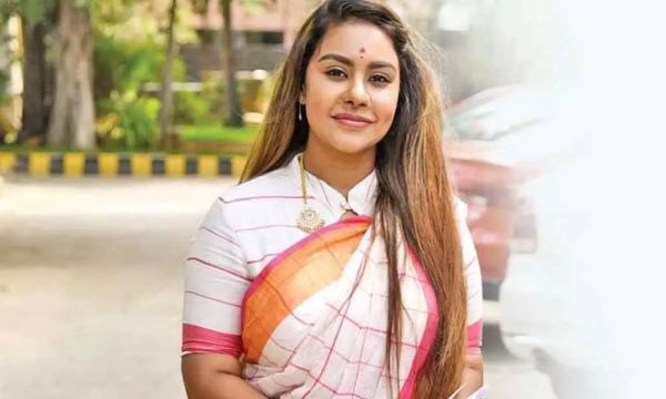 sri-reddy-cinemapettai