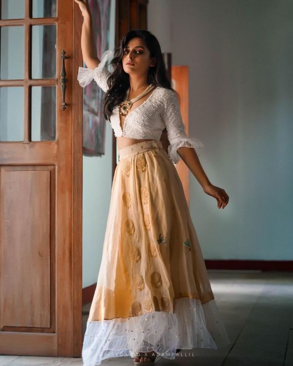 esther-anil-cinemapettai-01