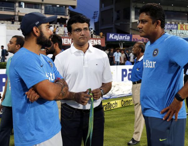 sourav-kumble-Kholi-Cinemapettai.jpg