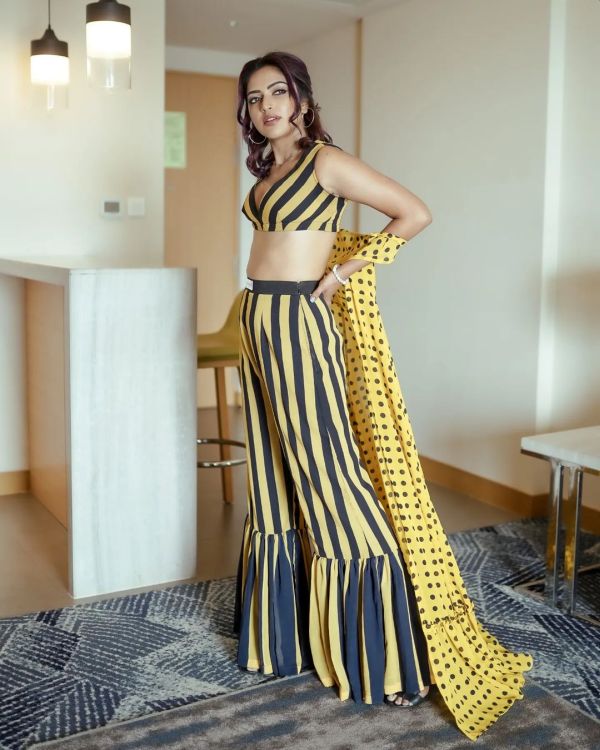 amala-paul-cinemapettai8